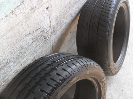 ยาง 225/50R17 สวยๆ 1 คู่ ราคา 1500 บาท