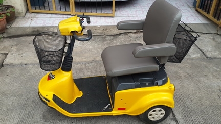 ขายรถไฟฟ้า 3 ล้อ KUBOTA สำหรับคนแก่หรือคนพิการ เพิ่งมาจากญี่ปุ่น