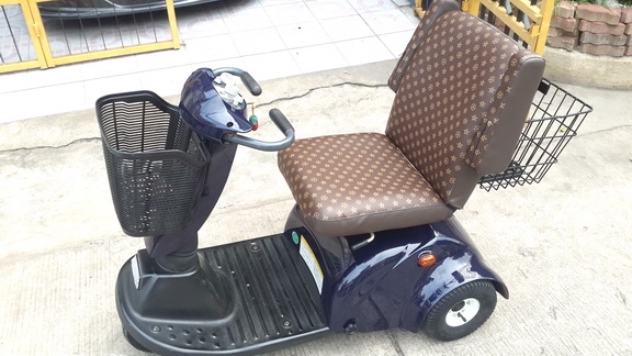 ขายรถไฟฟ้า 3 ล้อ NISSIN สำหรับคนแก่ ของเพิ่งมาจากญี่ปุ่น