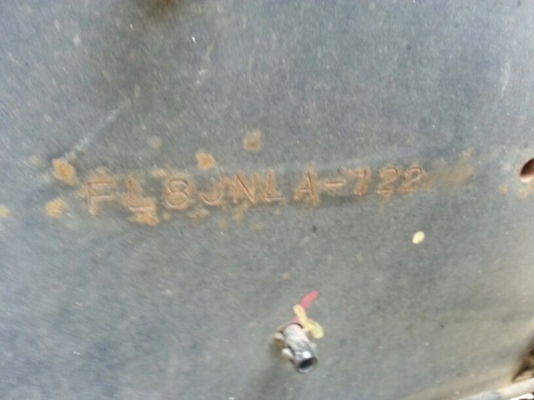 รถฮีโน่ 10 ล้อ บรรทุกน้ำมัน 251 แรงม้า. ปี 55 ( รถวิ่ง 9x,xxx กม. ) สนใจติดต่อ 081 - 6079515 รถฮีโน่ 10 ล้อ บรรทุกน้ำมัน 251 แรงม้า. ปี 55 ( รถวิ่ง 9x,xxx กม. ) สนใจติดต่อ 081 - 6079515