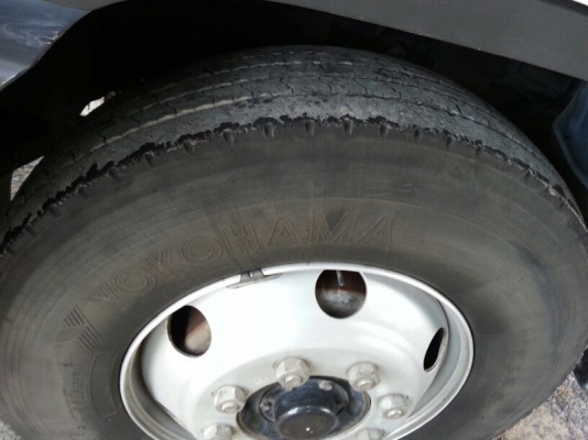 รถฮีโน่ 10 ล้อ บรรทุกน้ำมัน 251 แรงม้า. ปี 55 ( รถวิ่ง 9x,xxx กม. ) สนใจติดต่อ 081 - 6079515 รถฮีโน่ 10 ล้อ บรรทุกน้ำมัน 251 แรงม้า. ปี 55 ( รถวิ่ง 9x,xxx กม. ) สนใจติดต่อ 081 - 6079515