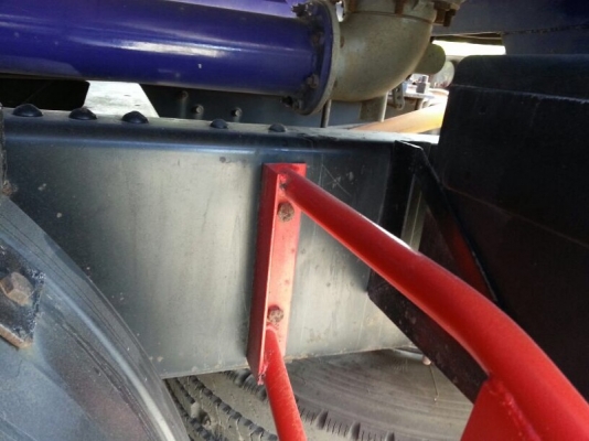 รถฮีโน่ 10 ล้อ บรรทุกน้ำมัน 251 แรงม้า. ปี 55 ( รถวิ่ง 9x,xxx กม. ) สนใจติดต่อ 081 - 6079515 รถฮีโน่ 10 ล้อ บรรทุกน้ำมัน 251 แรงม้า. ปี 55 ( รถวิ่ง 9x,xxx กม. ) สนใจติดต่อ 081 - 6079515