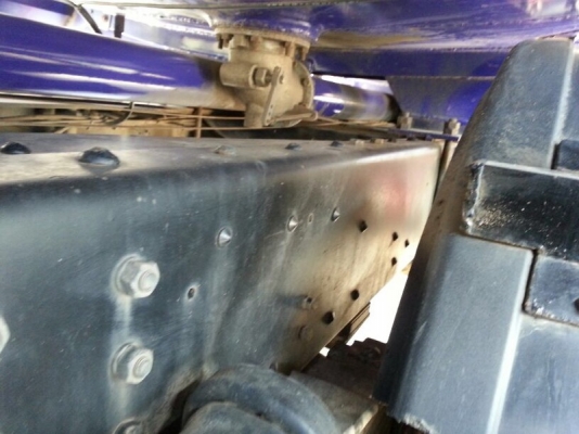 รถฮีโน่ 10 ล้อ บรรทุกน้ำมัน 251 แรงม้า. ปี 55 ( รถวิ่ง 9x,xxx กม. ) สนใจติดต่อ 081 - 6079515 รถฮีโน่ 10 ล้อ บรรทุกน้ำมัน 251 แรงม้า. ปี 55 ( รถวิ่ง 9x,xxx กม. ) สนใจติดต่อ 081 - 6079515