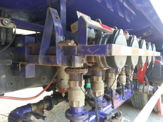 รถฮีโน่ 10 ล้อ บรรทุกน้ำมัน 251 แรงม้า. ปี 55 ( รถวิ่ง 9x,xxx กม. ) สนใจติดต่อ 081 - 6079515 รถฮีโน่ 10 ล้อ บรรทุกน้ำมัน 251 แรงม้า. ปี 55 ( รถวิ่ง 9x,xxx กม. ) สนใจติดต่อ 081 - 6079515