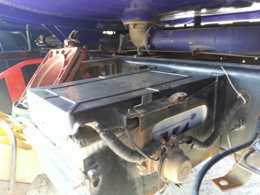 รถฮีโน่ 10 ล้อ บรรทุกน้ำมัน 251 แรงม้า. ปี 55 ( รถวิ่ง 9x,xxx กม. ) สนใจติดต่อ 081 - 6079515 รถฮีโน่ 10 ล้อ บรรทุกน้ำมัน 251 แรงม้า. ปี 55 ( รถวิ่ง 9x,xxx กม. ) สนใจติดต่อ 081 - 6079515