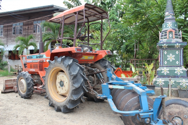 ขายด่วน kubota L1-245 4wd อุปกรณ์ครบพร้อมใช้