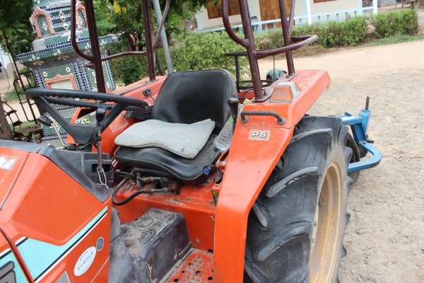 ขายด่วน kubota L1-245 4wd อุปกรณ์ครบพร้อมใช้