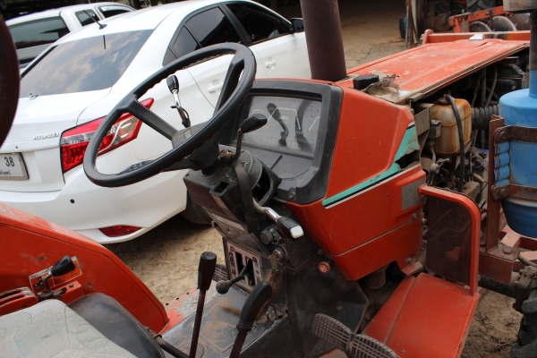 ขายด่วน kubota L1-245 4wd อุปกรณ์ครบพร้อมใช้