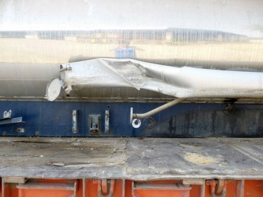 แทงค์สแตนเลสบรรจุของเหลว ขานด 9,000 ลิตร สนใจติดต่อ 081-986-1114