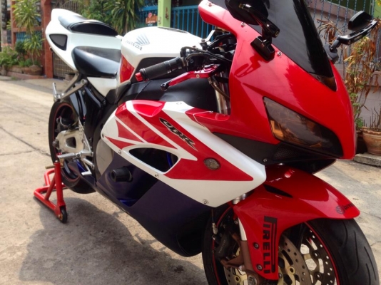 ต้ำพระราม2 ขาย HONDA CBR1000ปี2004 สภาพนางฟ้า เอกสาร อินวอย์เครื่องเฟรม สภาพดีแต่งเต็มคัน
