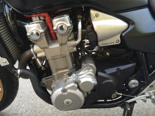 cb1300ปี2003ทะเบียแท้โอนขนส่ง265,000-สนใจจริงโทรคุยกันครับ0870989599ฮัดครับ