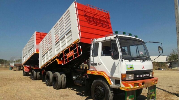 รถมิตซู 10 ล้อ 220 แรงม้า. ปี 40  ( ขายแม่ , ลูก )   สนใจติดต่อ 081 - 6079515