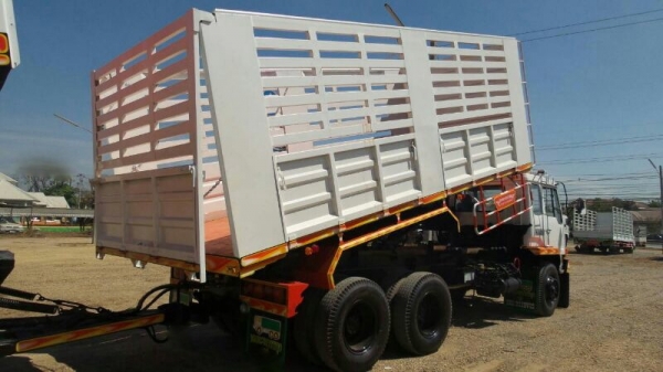 รถมิตซู 10 ล้อ 220 แรงม้า. ปี 40  ( ขายแม่ , ลูก )   สนใจติดต่อ 081 - 6079515