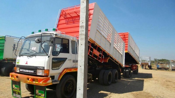 รถมิตซู 10 ล้อ 220 แรงม้า. ปี 40  ( ขายแม่ , ลูก )   สนใจติดต่อ 081 - 6079515