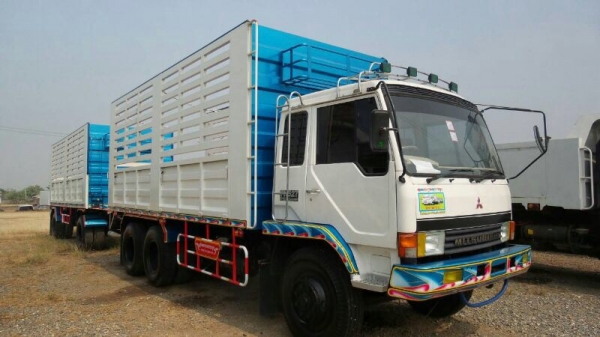 รถมิตซู  10 ล้อดั้ม 220 แรงม้า. ปี 42  ( ขายแม่ , ลูก )   สนใจติดต่อ 081 - 6079515