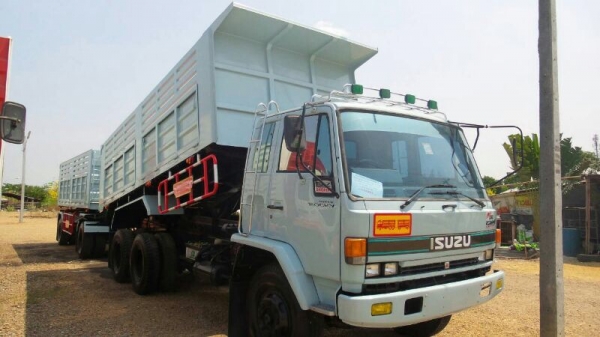 รถอีซูซุ 10 ล้อดั้ม  240 แรงม้า.  ปี 38   ( ขายแม่ , ลูก )    สนใจติดต่อ 081 - 6079515