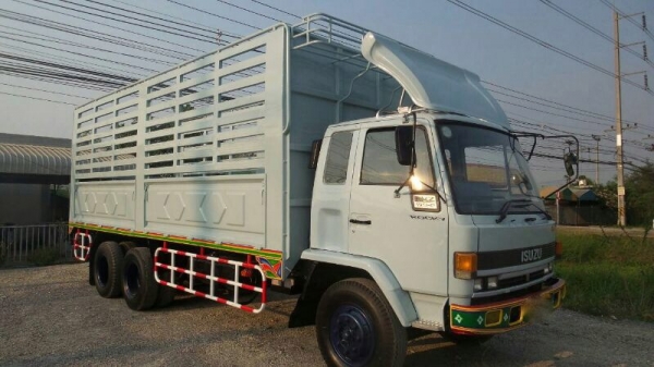 รถอีซูซุ 10 ล้อ FVM 175 แรงม้า.  ปี 35  สนใจติดต่อ 081 - 6079515