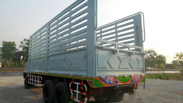 รถอีซูซุ 10 ล้อ FVM 175 แรงม้า.  ปี 35  สนใจติดต่อ 081 - 6079515