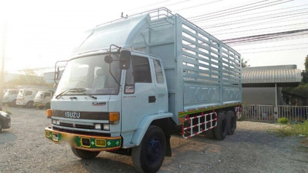 รถอีซูซุ 10 ล้อ FVM 175 แรงม้า.  ปี 35  สนใจติดต่อ 081 - 6079515
