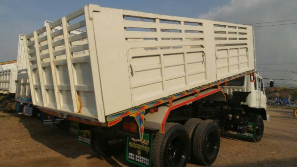 รถฮีโน่ 10 ล้อดั้ม 220 แรงม้า. ปี 33  สนใจติดต่อ 081 - 6079515