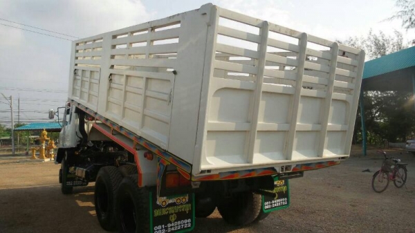 รถฮีโน่ 10 ล้อดั้ม 220 แรงม้า. ปี 33  สนใจติดต่อ 081 - 6079515