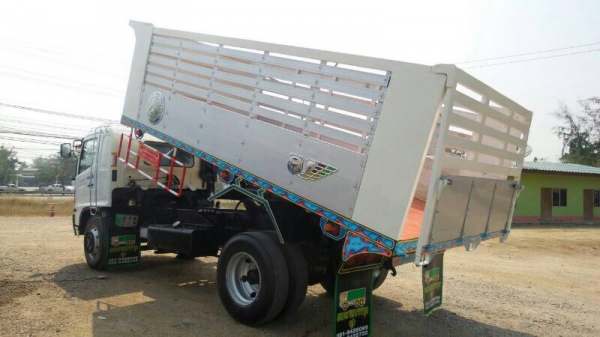 รถฮีโน่ 6 ล้อดั้ม 220 แรงม้า. ปี 48  สนใจติดต่อ 081 - 6079515