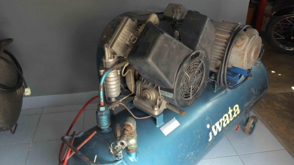 ขออนุญาตขายปํ๊มลม IWATA 2.2KW (3แรง) มอเตอร์ถ่านมิตซู ไฟบ้าน220V. สภาพพร้อมใช้งานสักตัวครับ