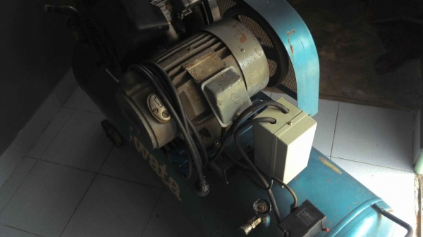 ขออนุญาตขายปํ๊มลม IWATA 2.2KW (3แรง) มอเตอร์ถ่านมิตซู ไฟบ้าน220V. สภาพพร้อมใช้งานสักตัวครับ