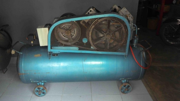 ขออนุญาตขายปํ๊มลม IWATA 2.2KW (3แรง) มอเตอร์ถ่านมิตซู ไฟบ้าน220V. สภาพพร้อมใช้งานสักตัวครับ