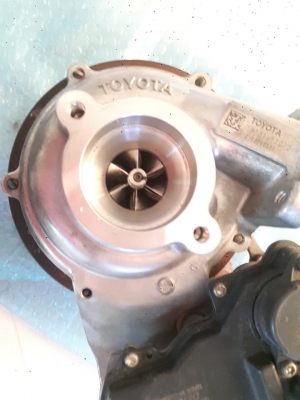 ขายเครื่องรีโว่ 2.4 พร้อมใบคุมเพื่อแจ้งลงเล่ม มีเครื่อง สายไฟ กล่องให้ครบ รับแปลงหน้าวีโก้เป็นรีโว่