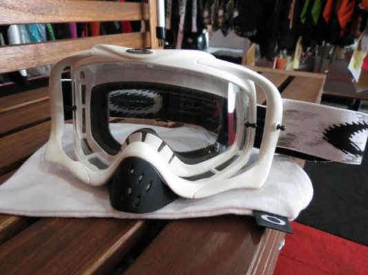 **ขายจร้าขาย แว่นตา OAKLEY New มีหลายแบบ หลายสไตร์**