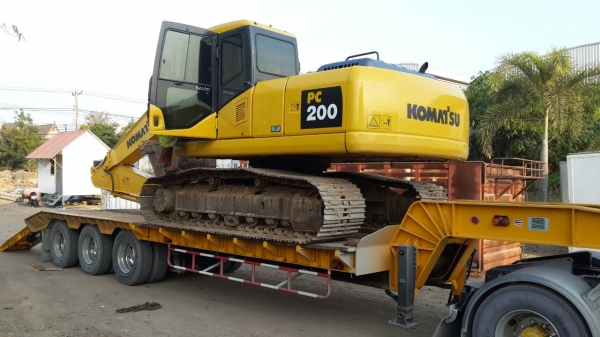 KOMATSU PC200-7