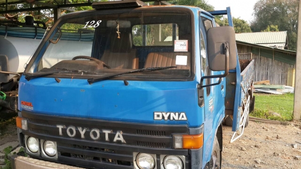 ขายรถ TOYOTA DYNA 300