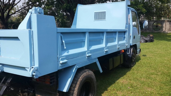 ขายรถ ISUZU NKR 110