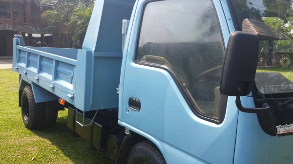 ขายรถ ISUZU NKR 110