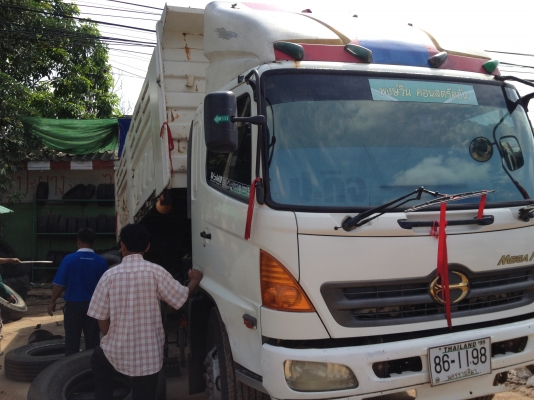 ขายรถ 10 ดั็ม ฮีโน่สมอทอง 260 HP กระบะดั็มสามมิต
