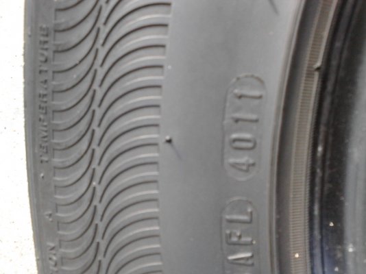 215/70R15 NEZEN ROADIAN A/T  มี 2 เส้น สวยหนา   TEL.081-427-3941