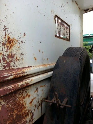 รถอีซูซุ  6 ล้อดั้ม 130 แรงม้า. ปี 51  สนใจติดต่อ 081 - 6079515