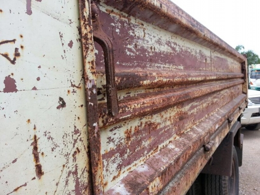 รถอีซูซุ  6 ล้อดั้ม 130 แรงม้า. ปี 51  สนใจติดต่อ 081 - 6079515