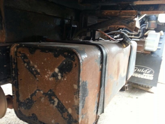 รถอีซูซุ  6 ล้อดั้ม 130 แรงม้า. ปี 51  สนใจติดต่อ 081 - 6079515