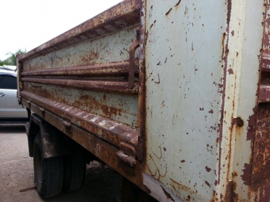 รถอีซูซุ  6 ล้อดั้ม 130 แรงม้า. ปี 51  สนใจติดต่อ 081 - 6079515