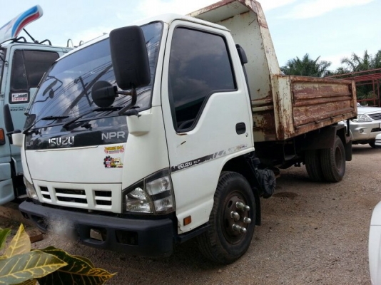 รถอีซูซุ  6 ล้อดั้ม 130 แรงม้า. ปี 51  สนใจติดต่อ 081 - 6079515