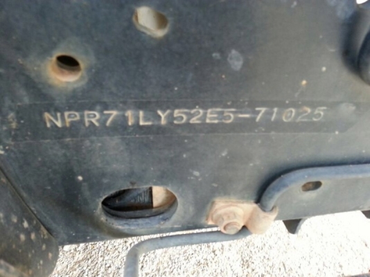 รถอีซูซุ  6 ล้อดั้ม 130 แรงม้า. ปี 51  สนใจติดต่อ 081 - 6079515