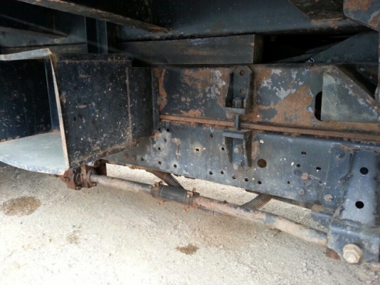 รถอีซูซุ  6 ล้อดั้ม 130 แรงม้า. ปี 51  สนใจติดต่อ 081 - 6079515