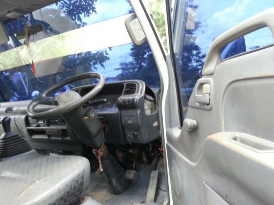 รถอีซูซุ  6 ล้อดั้ม 130 แรงม้า. ปี 51  สนใจติดต่อ 081 - 6079515