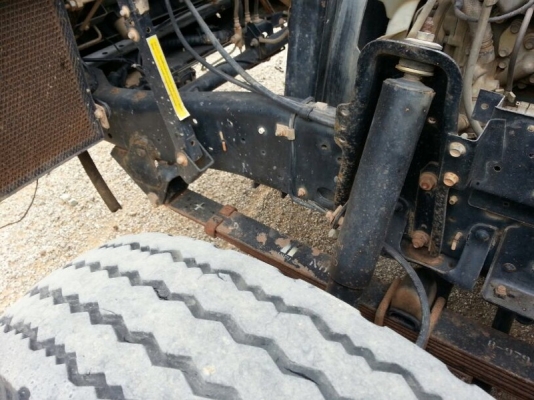 รถอีซูซุ  6 ล้อดั้ม 130 แรงม้า. ปี 51  สนใจติดต่อ 081 - 6079515