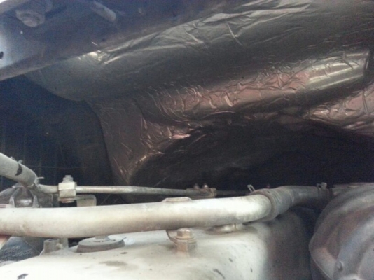 รถฮีโน่ 10 ล้อ บรรทุกน้ำมัน 344 แรงม้า. ปี 53 ( รถวิ่ง 5xx,xxx กม. ) สนใจติดต่อ 081 - 6079515 รถฮีโน่ 10 ล้อ บรรทุกน้ำมัน 344 แรงม้า. ปี 53 ( รถวิ่ง 5xx,xxx กม. ) สนใจติดต่อ 081 - 6079515