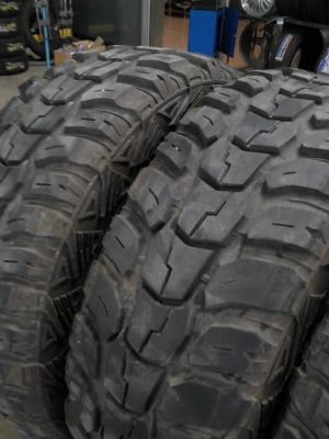 M/T  KUMHO ROAD VENTURE  มีชุด 4 เส้น TEL.081-427-3941