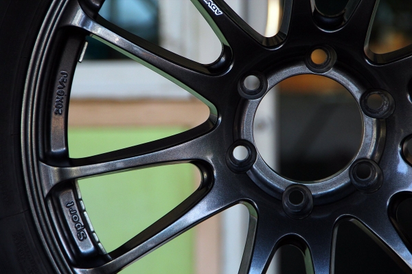 ขายแม็กซ์ พร้อมยาง สภาพสวยวิ้ง มือสอง ขนาด 20" นิ้ว Max.ADVAN RACING RZ1 20" X 81/2" ยาง NITTO รุ่น NT420 - 265/50R20 สภาพดีมาก ไม่มีรอย ไม่มีร้าว ยางเหลือเยอะๆ เจ้าของไปซื้อแม็กซ์ใหม่