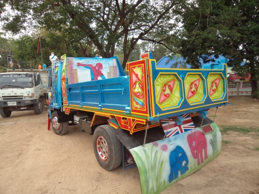 ขายด่วนๆคับรถดั้มอีซูซุร็อก185แรงแต่งสวยๆทั้งคัน